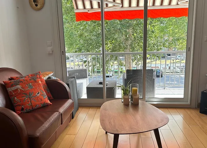 Le Victor Hugo De La Robine Narbona